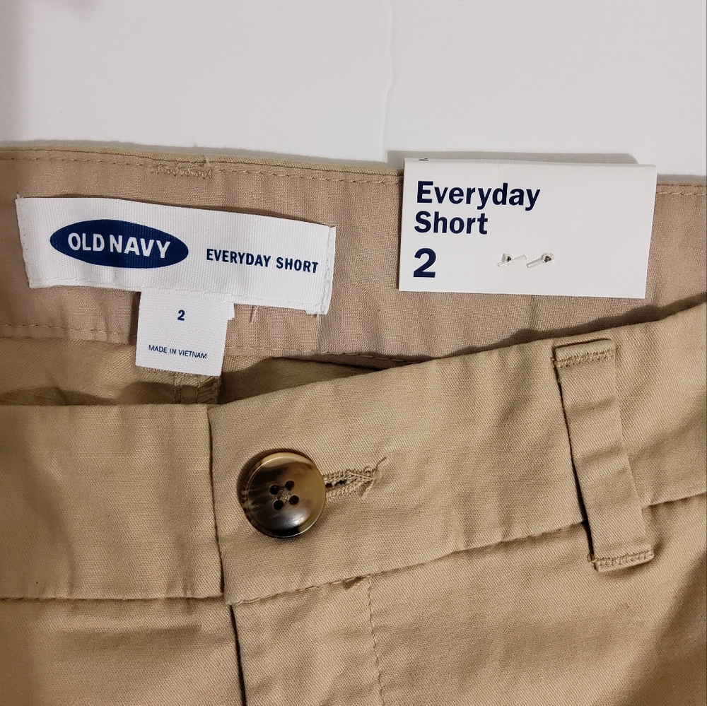 NWT!  OLD NAVY EVERYDAY SHORT KHAKI SIZE 2 - Picture 6 of 8